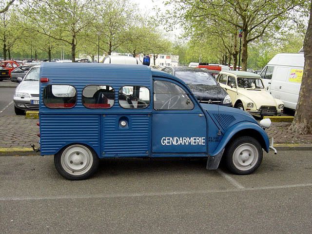 Retro car
 - cool image
