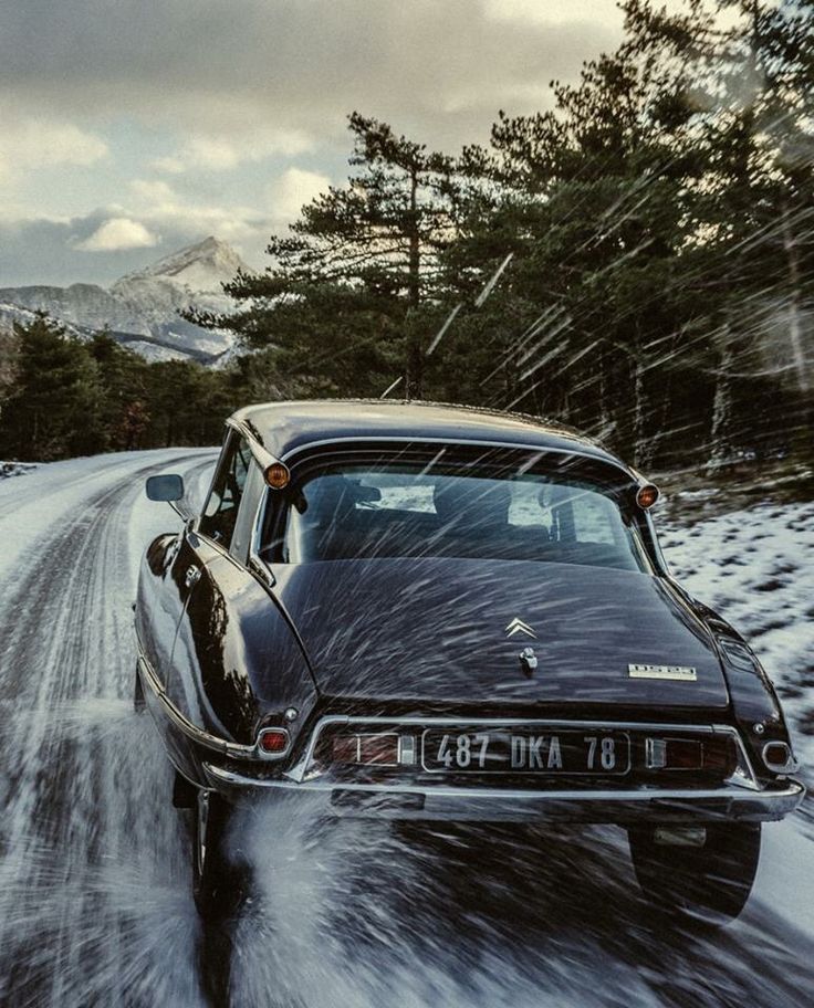 Retro automobile
 - nice image
