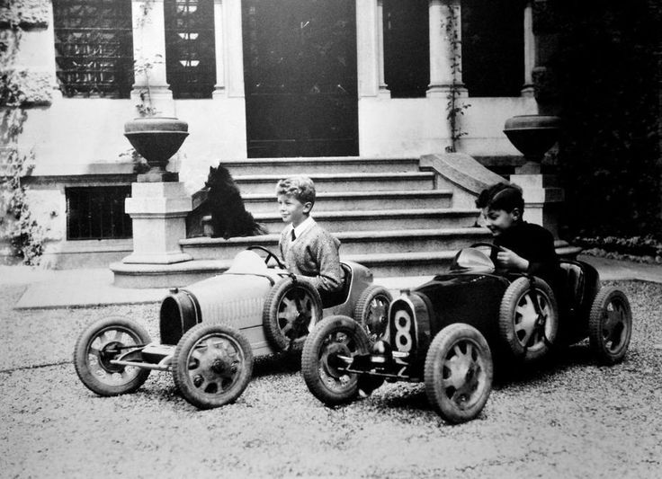 Retro automobile
 - cute image
