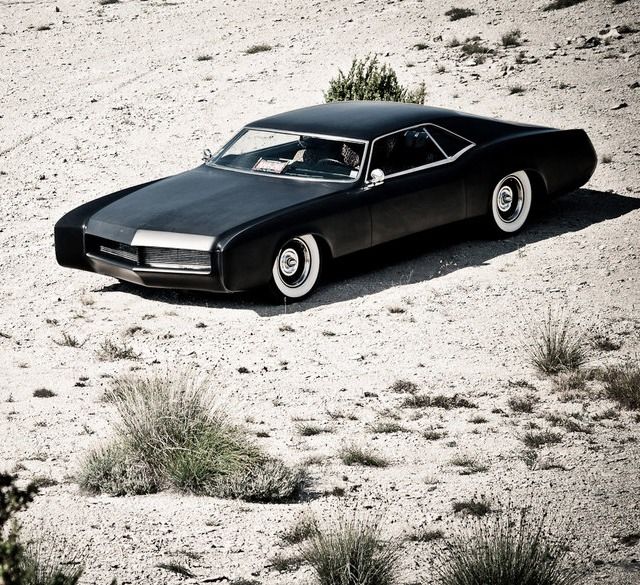 Muscle automobile
 - photo
