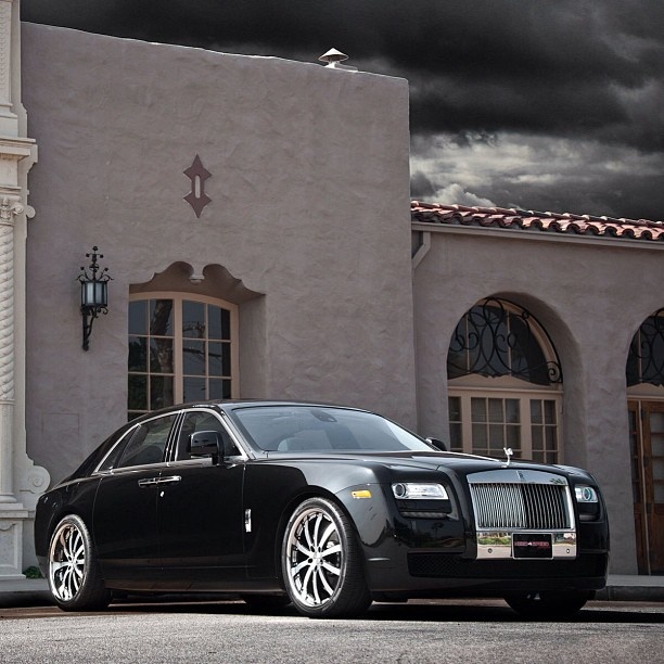 Sedan
 - good picture
