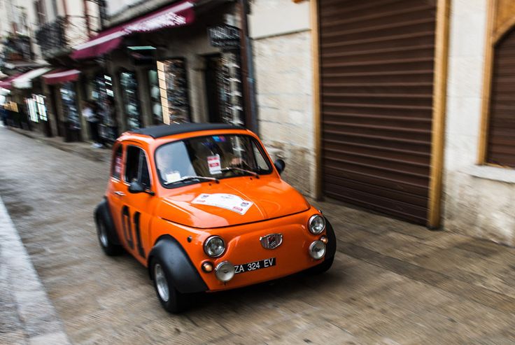 Retro car
 - cool image
