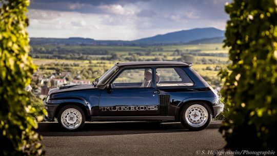 Retro auto - fine photo
