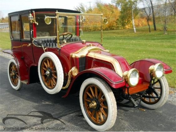 Retro automobile - fascinating photo