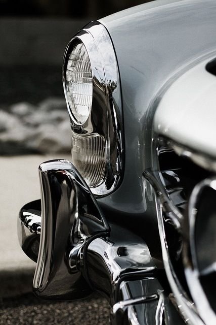 Retro car - irresistible picture